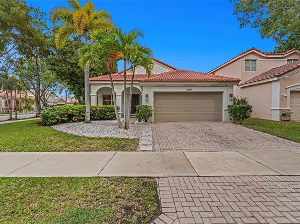 4345 Willow Ridge Dr, Weston, FL 33331