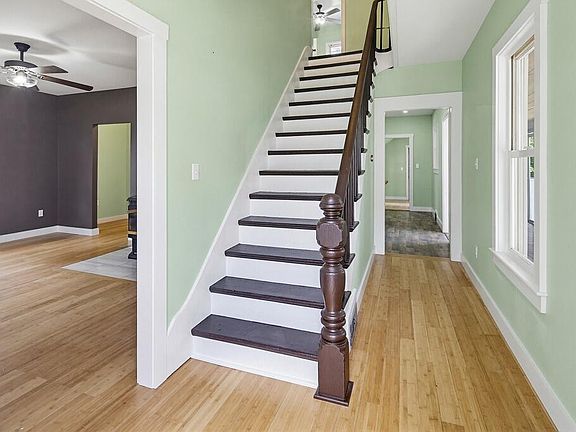 4th image of 15 Goodwin Street