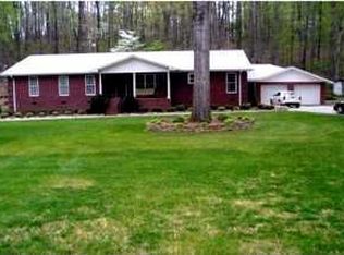 863 Rosedale St, Toccoa, GA 30577