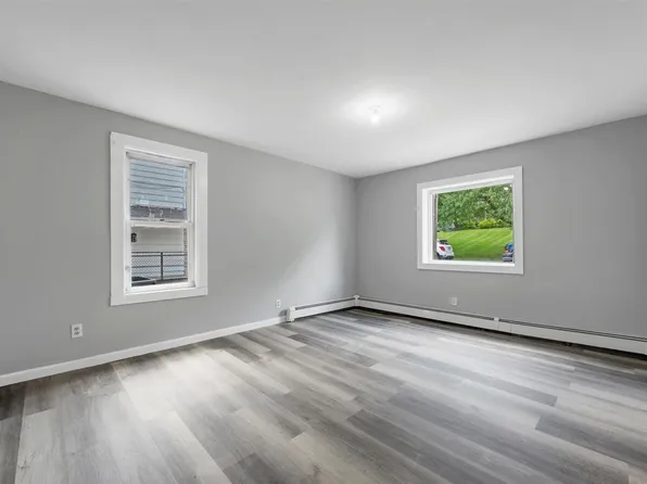 27 S Montgomery St, Walden, NY 12586