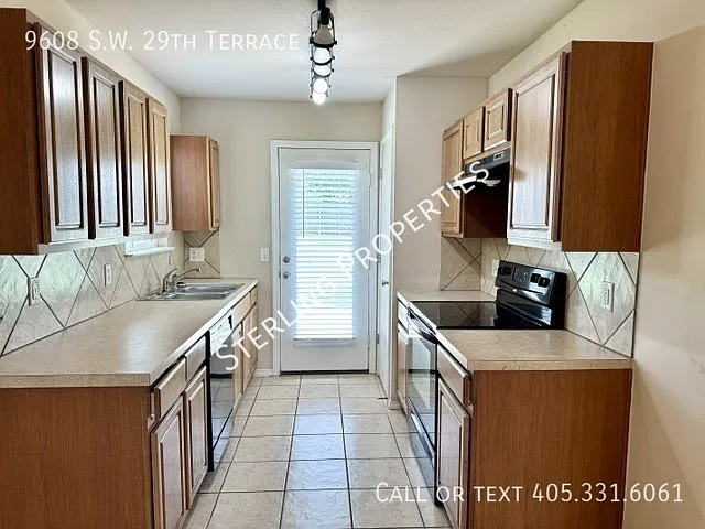 9608 SW 29th Ter — Photo 11