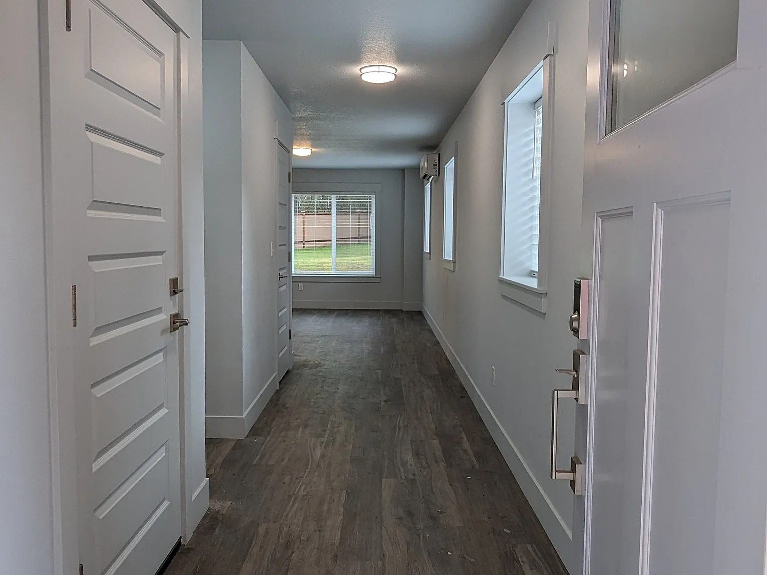3 bed, 2.5 bath, $2,200 — Photo 2