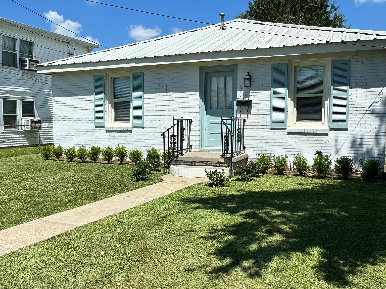 3 bed, 1333 sqft, $1,700 — Photo 1