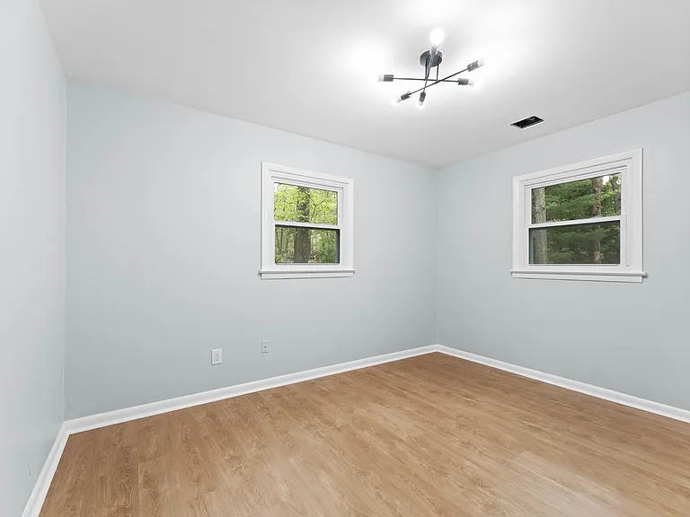 329 E Veterans Hwy — Photo 9