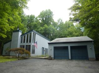 62 Barkers Mill Rd, Hackettstown, NJ 07840