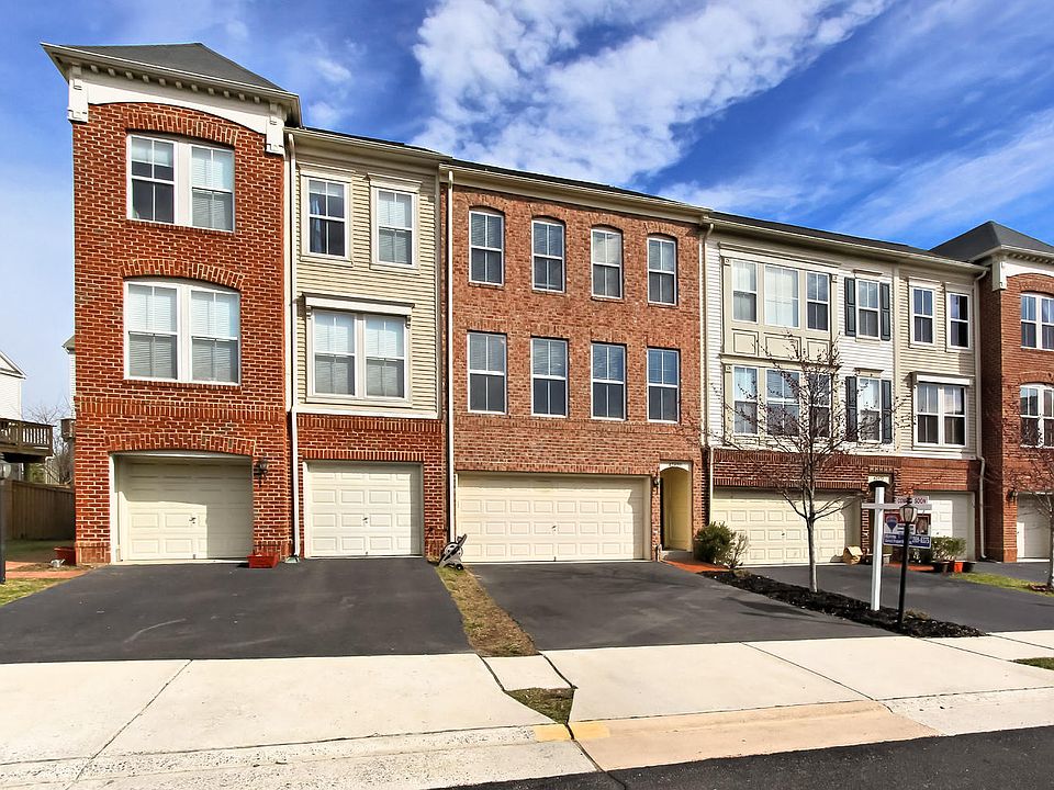 1st image of 42490 Regal Wood Dr