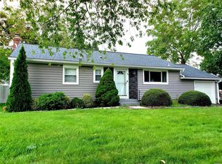 96 E 12th St, Huntington Station, NY 11746