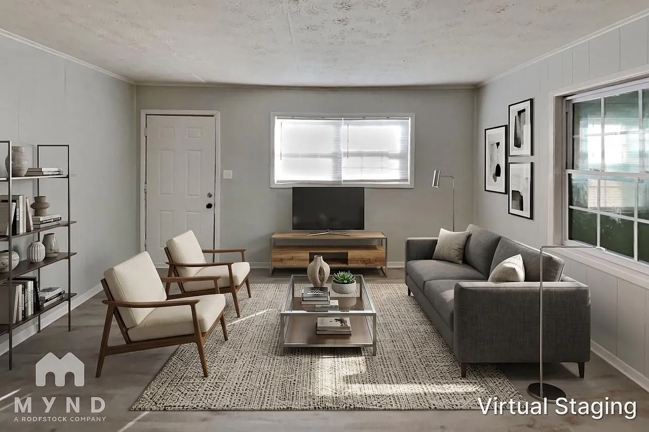 3 bed, 1.0 bath, 1296 sqft, $1,430 — Photo 2