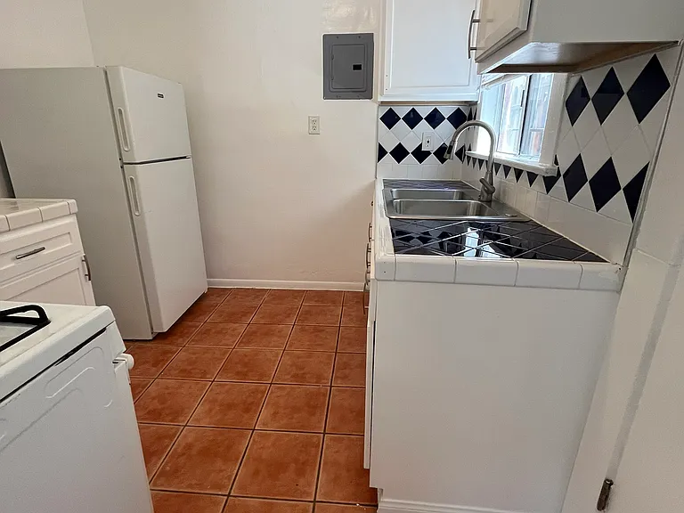 756 N Van Ness Ave #1 — Photo 8