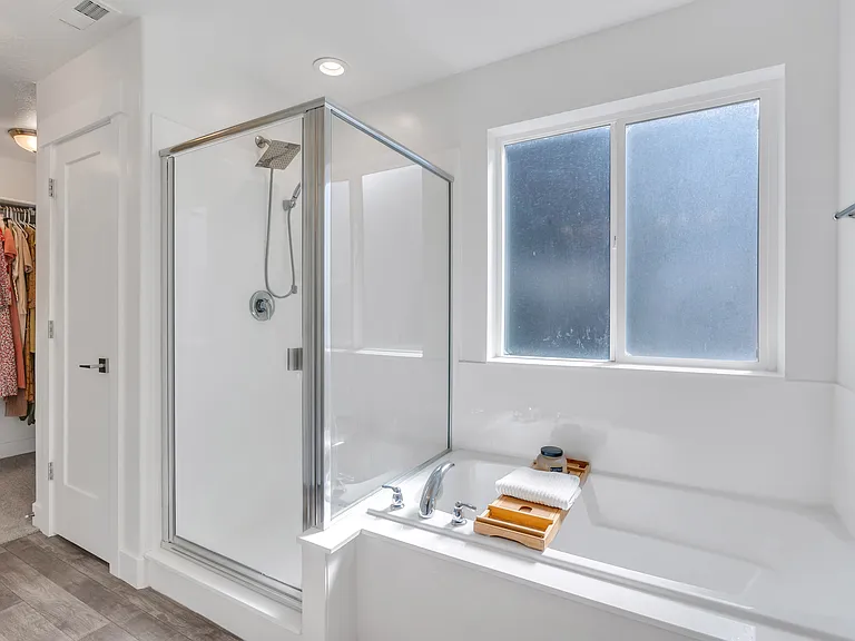 1557 W Stone Gate Dr — Photo 13