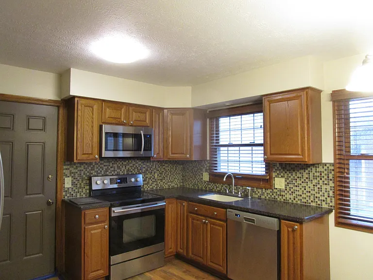 5045 Johnnycake Rdg NE — Photo 3