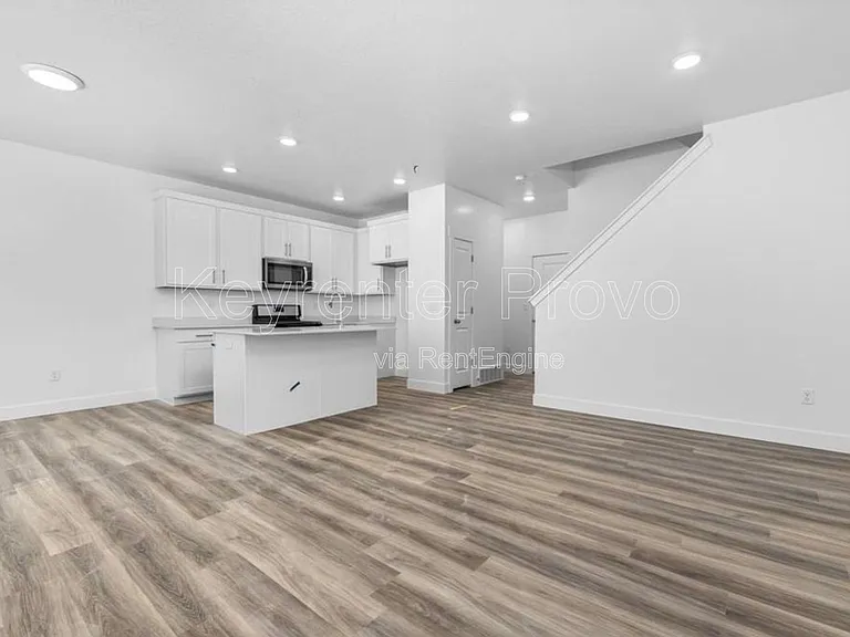 909 N 1300 E — Photo 14