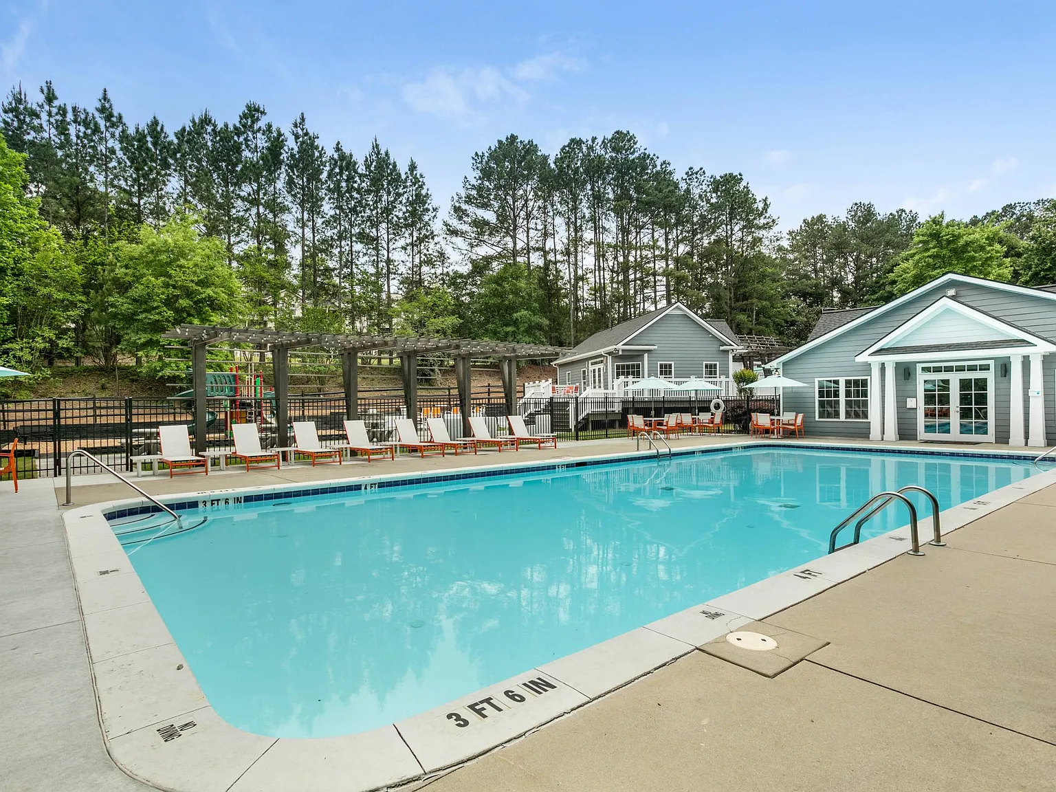 Aqua at Sandy Springs — Photo 2