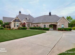 983 E Don Tyson Pkwy, Springdale, AR 72764