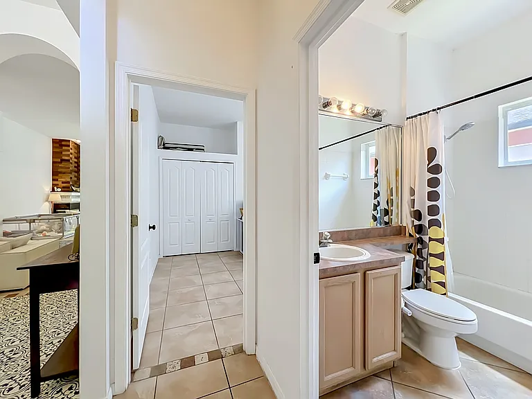 2125 Emerald Green Cir — Photo 32
