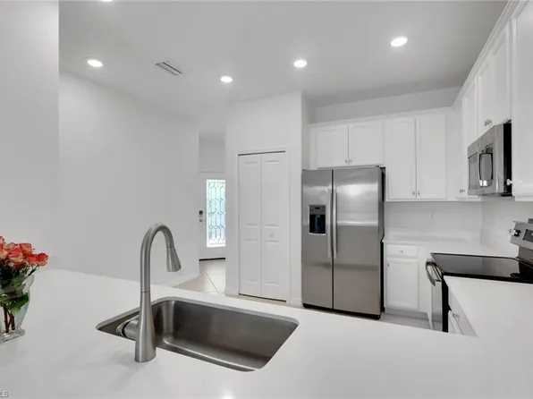 1645 Alameda DR, NAPLES, FL 34120
