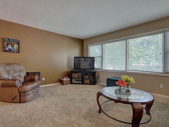 3rd image of 9122 Reeder Dr