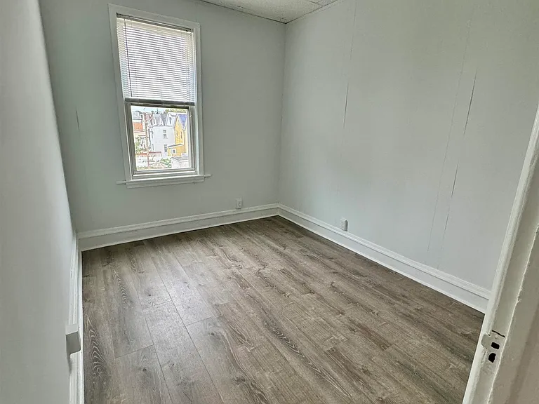 359 Avenue E #4 — Photo 11