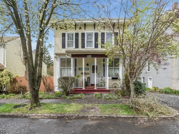 34 Brunswick Ave, Bloomsbury Boro, NJ 08804