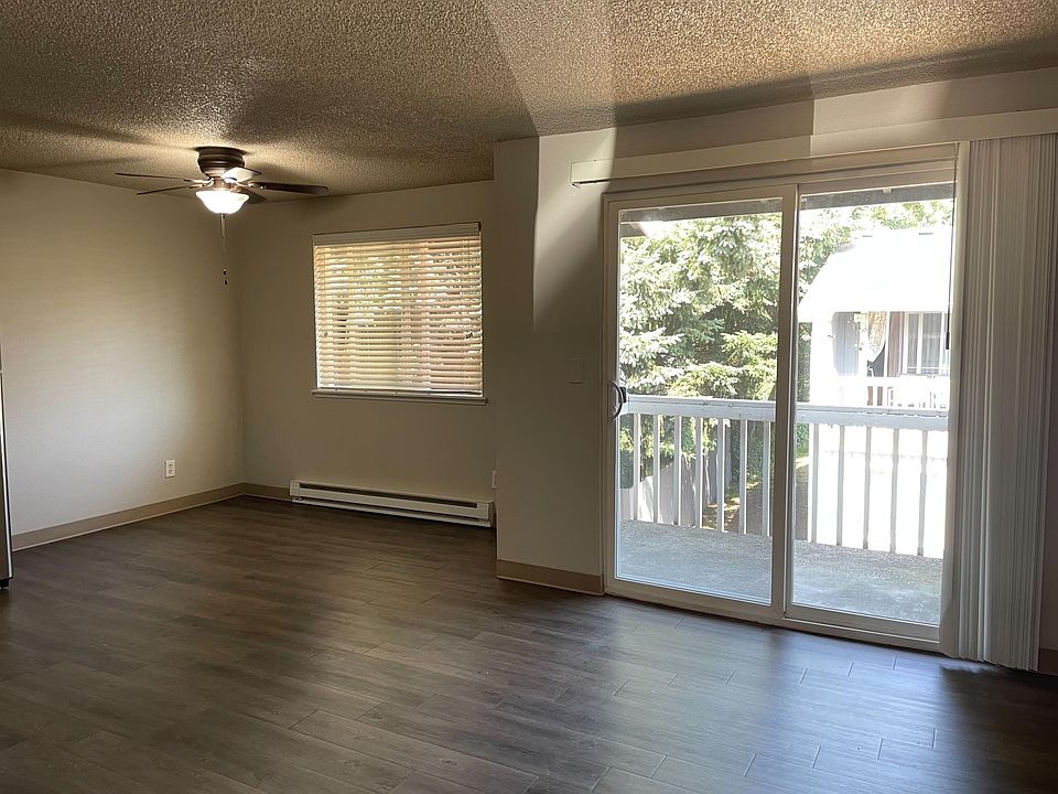 Bridgeporter Apartments 3411 Bridgeport Way W University Place, WA