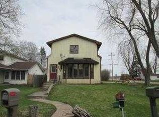 4402 East Dr, Wonder Lake, IL