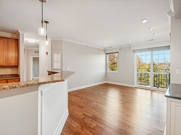 3rd image of 250 Rosehall Dr Unit 270