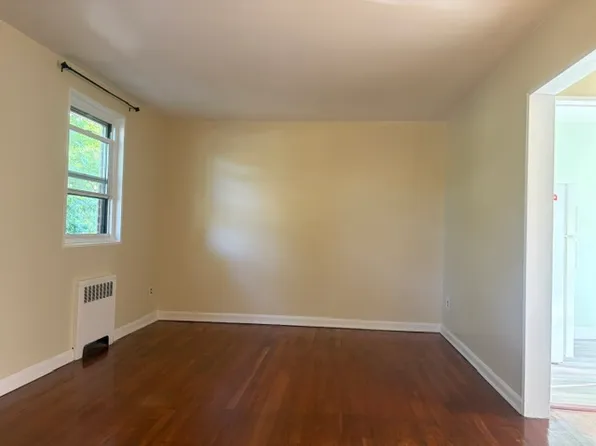 133-10 Laurelton Pkwy #2, Rosedale, NY 11422