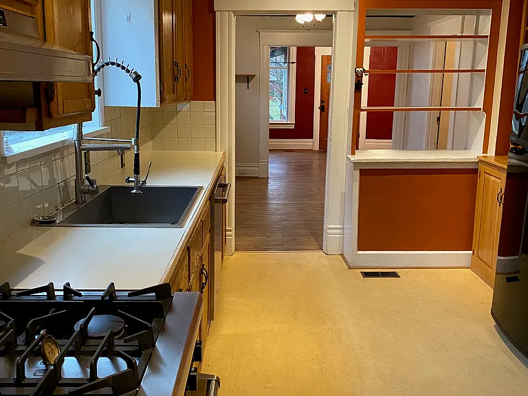 1025 N Church St — Photo 21