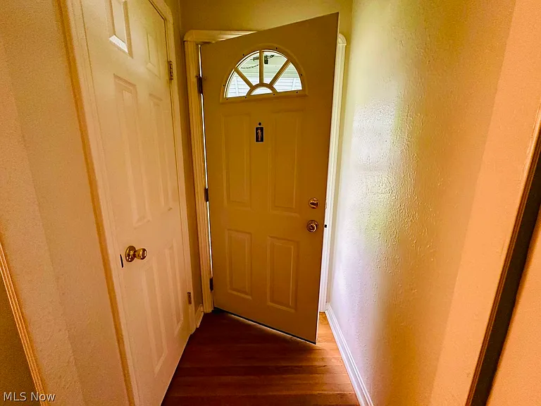 7077 Greenleaf Ave — Photo 4