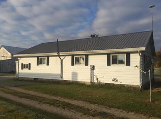 1562 Woods Rd, Fenwick, MI 48834