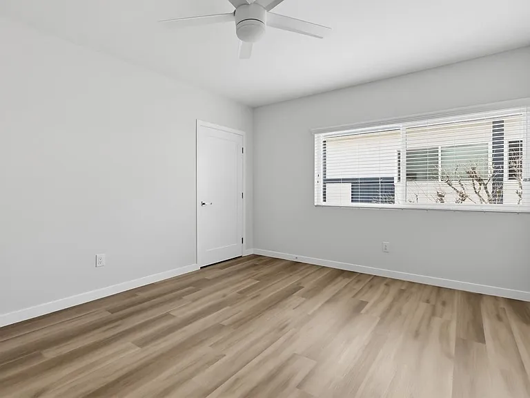 3650 Newton — Photo 37