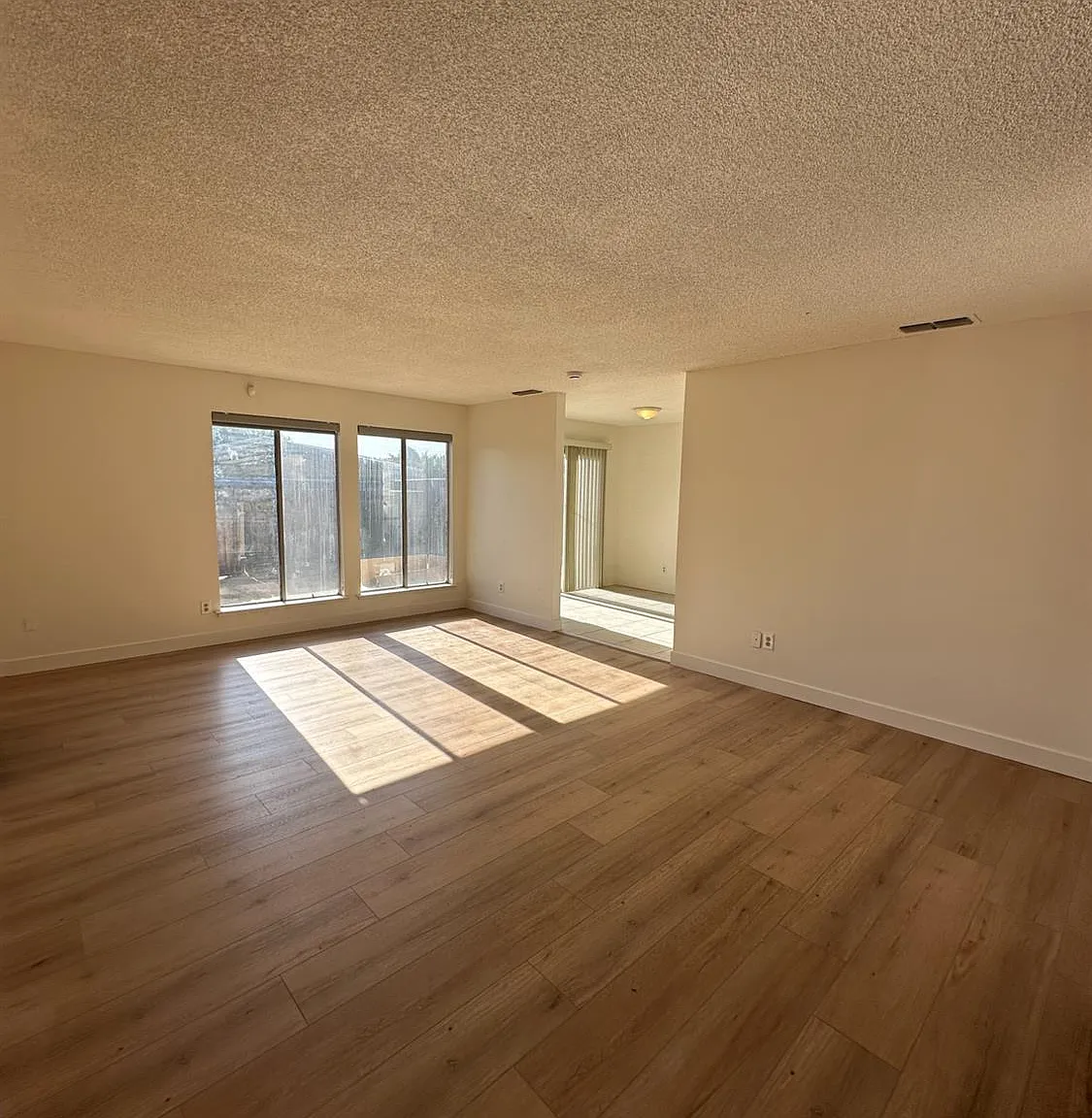 2 bed, 6775 sqft, $1,550 — Photo 3