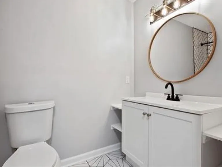 1704 NE 68th Pl — Photo 1