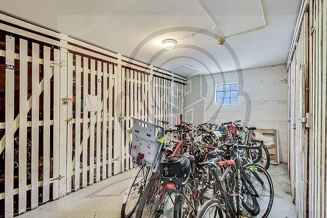 2 bed, 1.0 bath, $1,950 — Photo 2