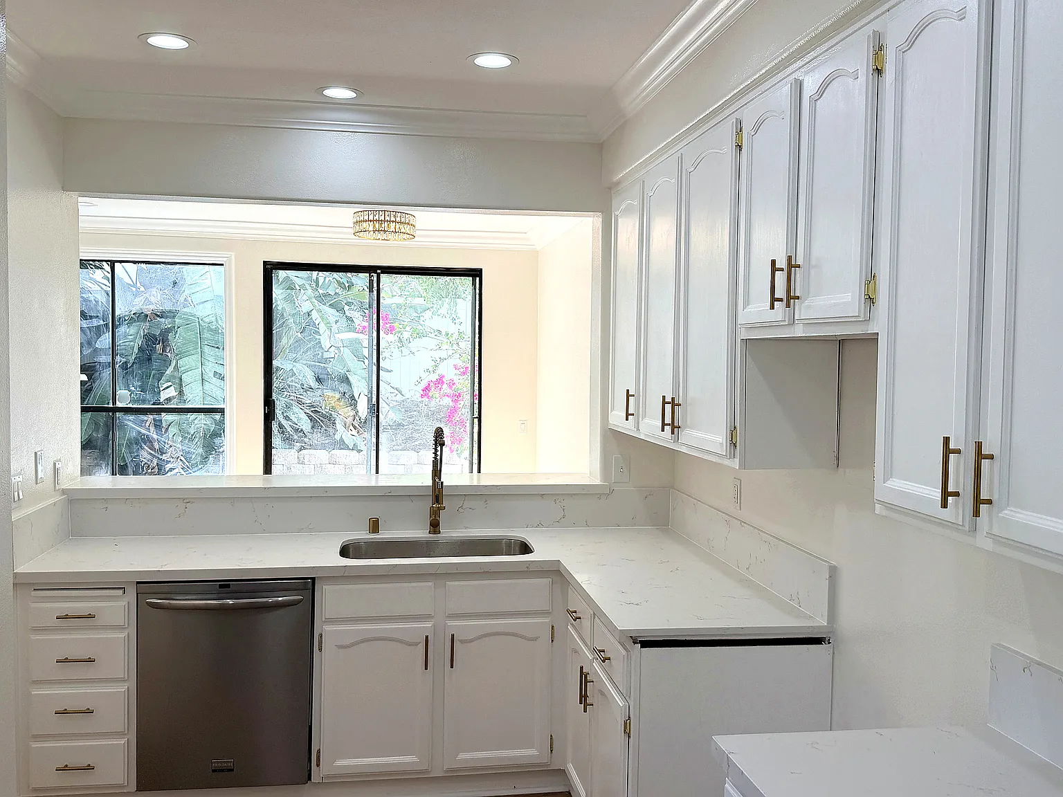 3 bed, 1411 sqft, $4,400 — Photo 4