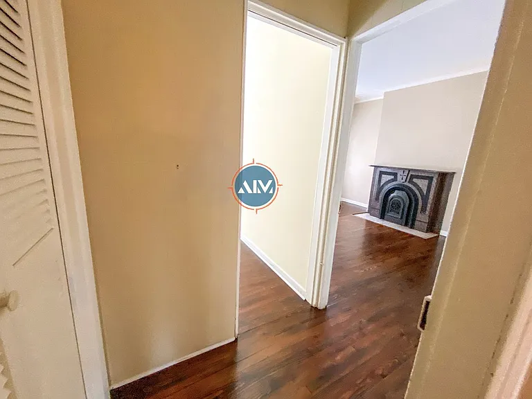 208 E Taylor St — Photo 35
