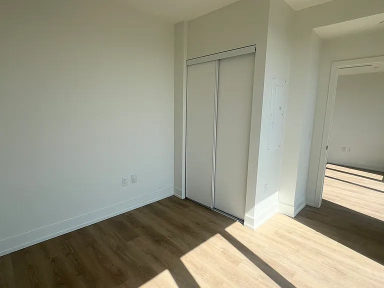 2070 Scott St — Photo 25