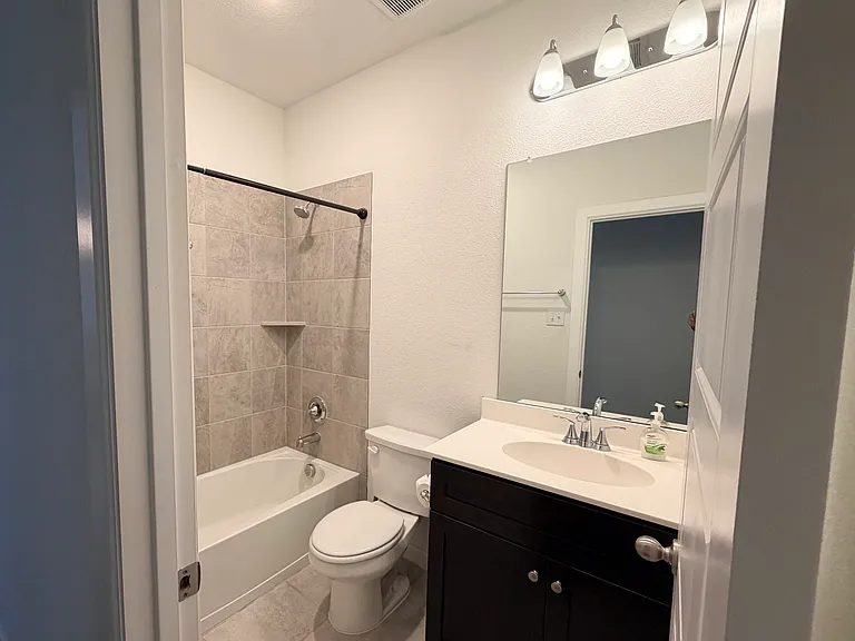 166 Camelia St — Photo 15