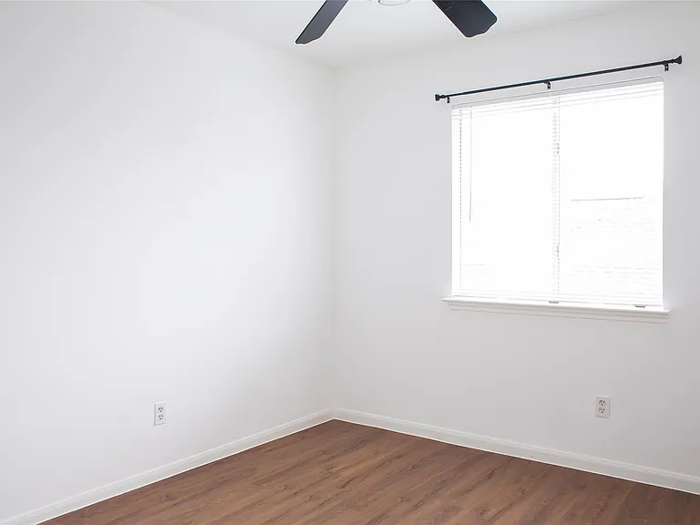 8910 Sage Place Dr — Photo 18