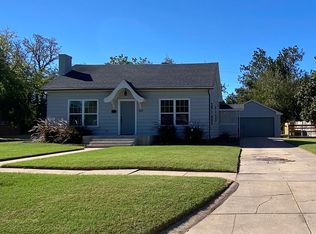 430 S 8th St, Clinton, OK 73601