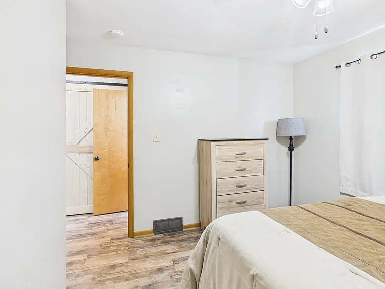 454 N Main St — Photo 14