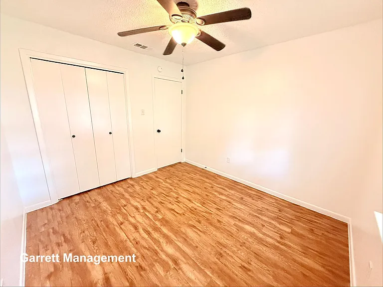106 N Fairview St — Photo 15