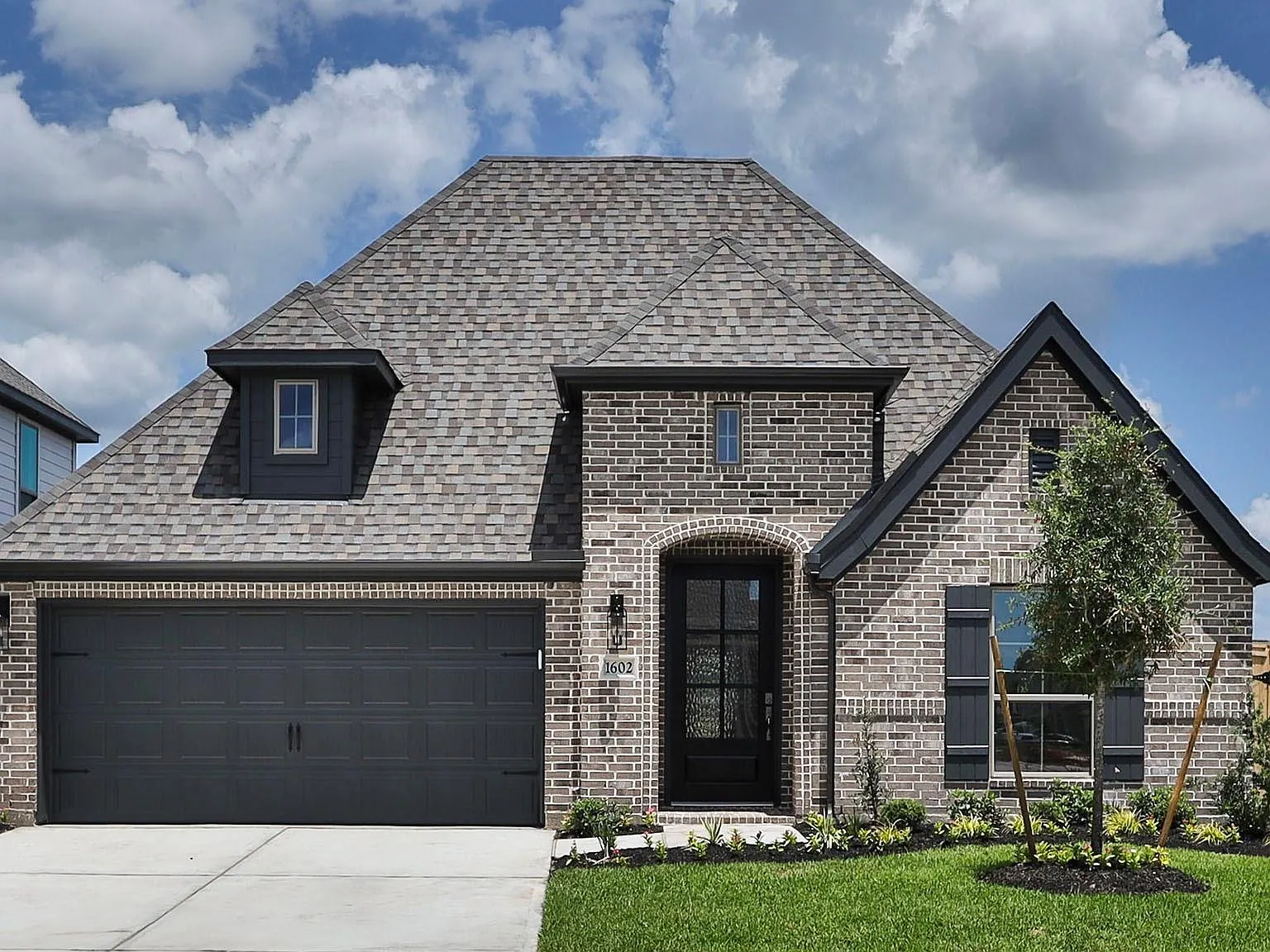 4 bed, 3.0 bath, 2504 sqft, $3,200 — Photo 1