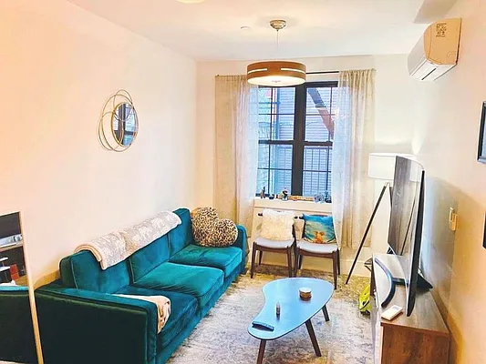 Rented by Batra Group Inc | media 19