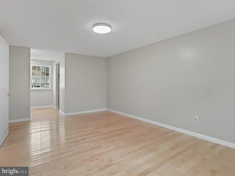 8463 Monarch Ct — Photo 32