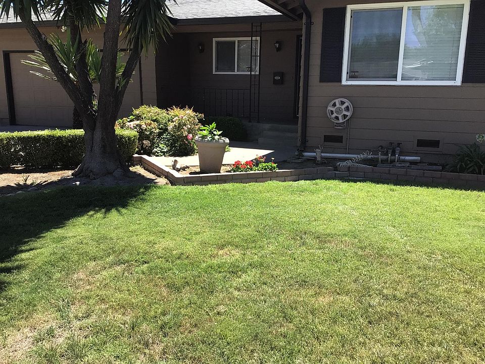1st image of 320 E Robinhood Dr
