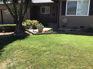 320 E Robinhood Dr, Stockton, CA 95207