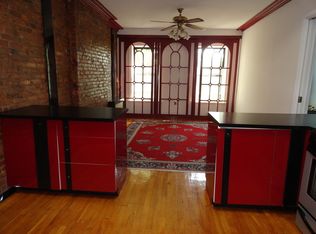 135 Lincoln Pl #2, Brooklyn, NY 11217