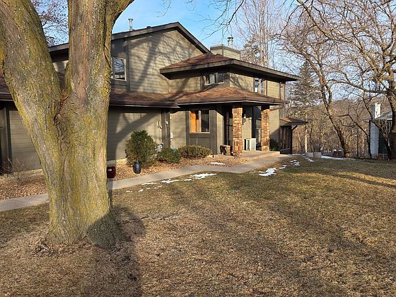 3rd image of 1245 19th Ave NE