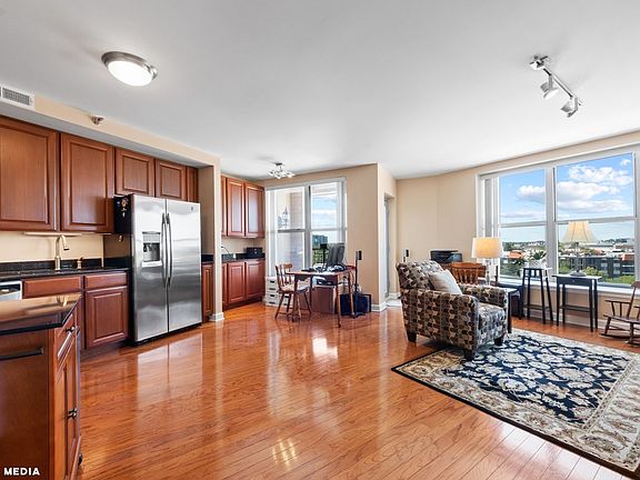 4th image of 9360 Skokie Blvd Unit 614